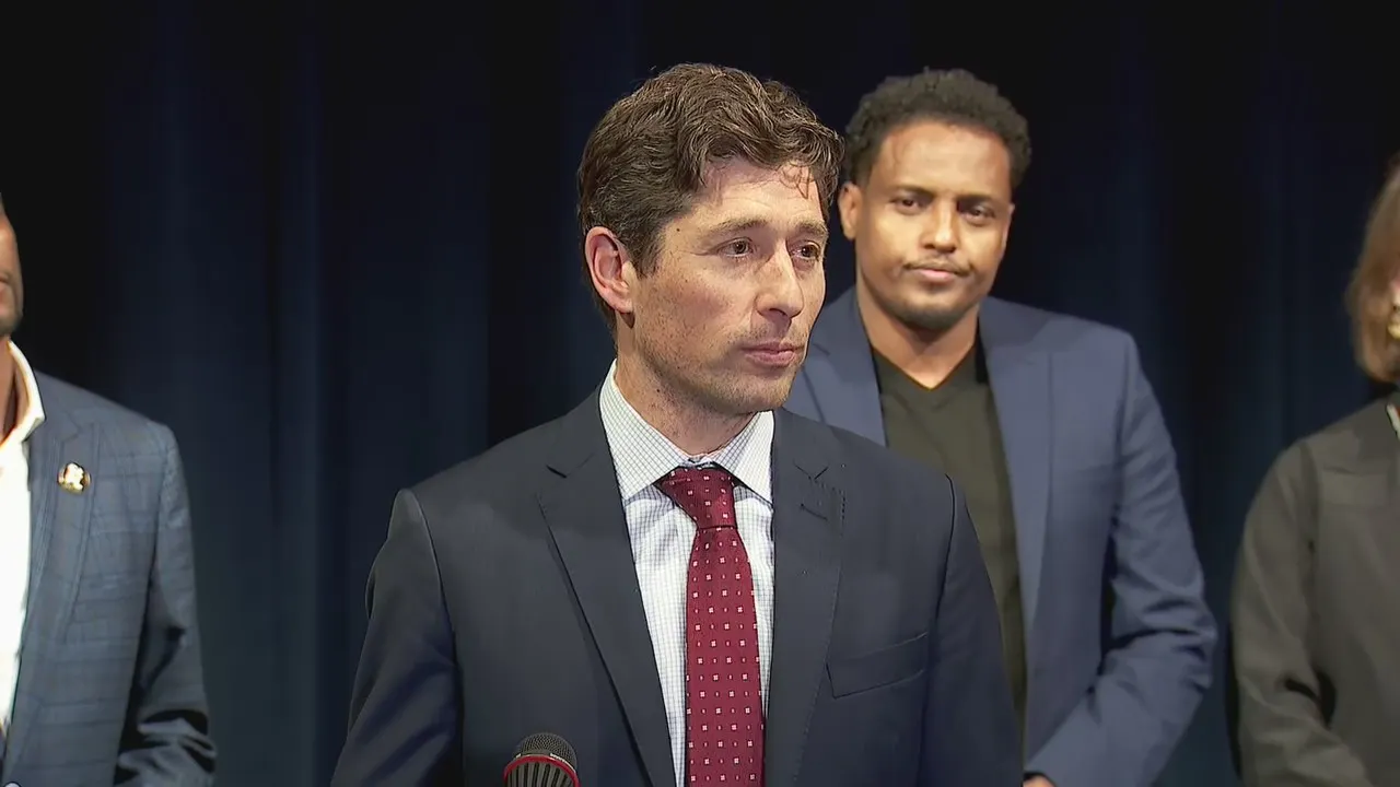 Trump, ICE Target Somalis in Minneapolis; City Leaders Push Back