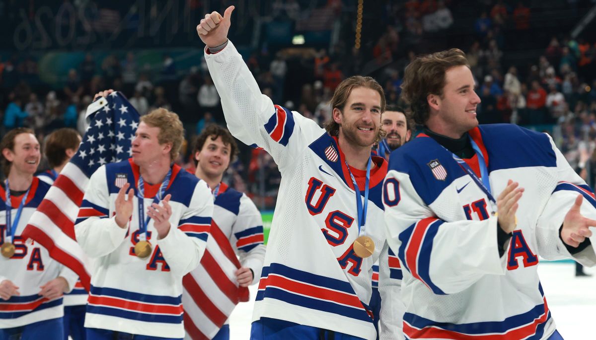 U.S. men's hockey team celebrates