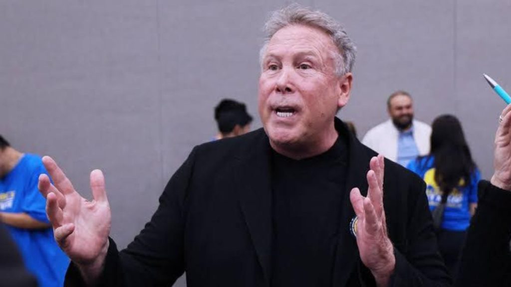 Billionaire Cloobeck Arrested for Threatening Witnesses in Fiancée Adva ...