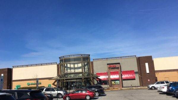 Springfield Town Center in Fairfax County Evacuated After Bomb Threat