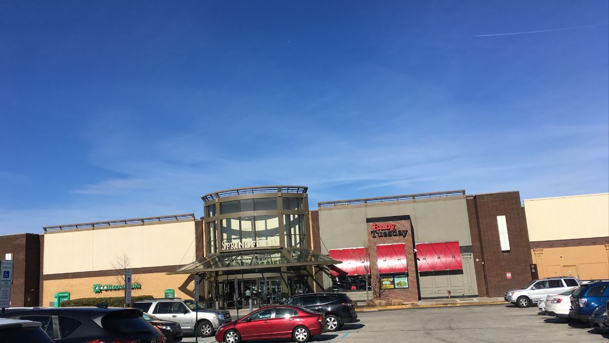 Springfield Town Center in Fairfax County Evacuated After Bomb Threat