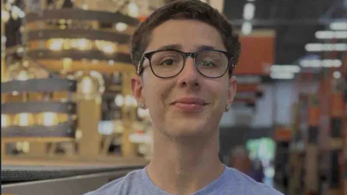 Schaumburg, IL, Loyola Graduate Elliott Leonhardt Dies Suddenly at 20, Family Seeks Support