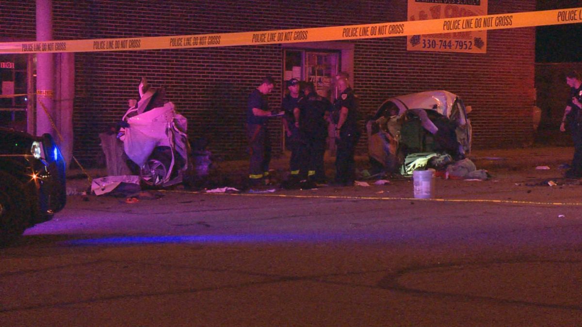 Youngstown, OH, Four Hospitalized After Overnight Crash on Market Street